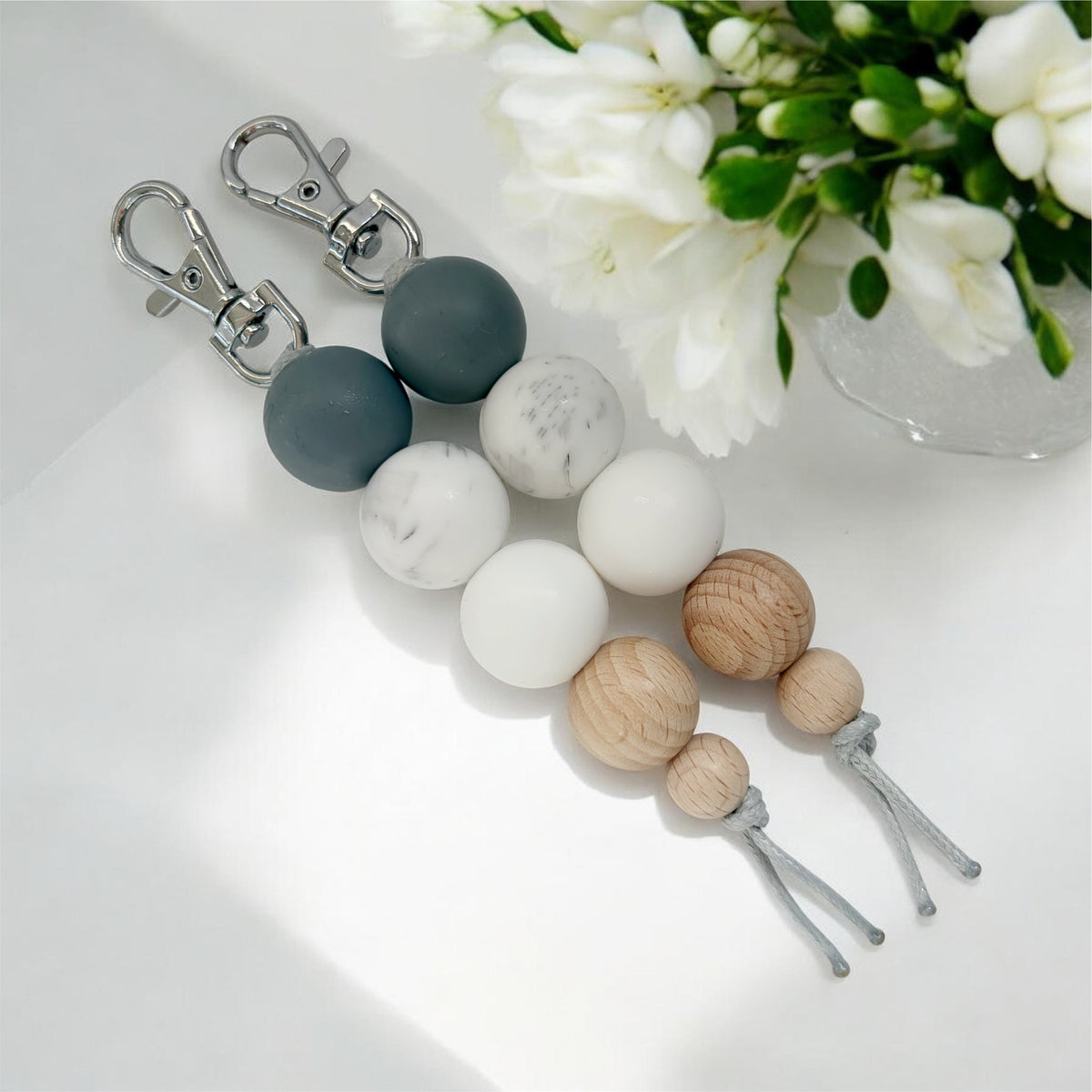 GREY MARBLE & WOOD SILICONE BEAD KEYRING