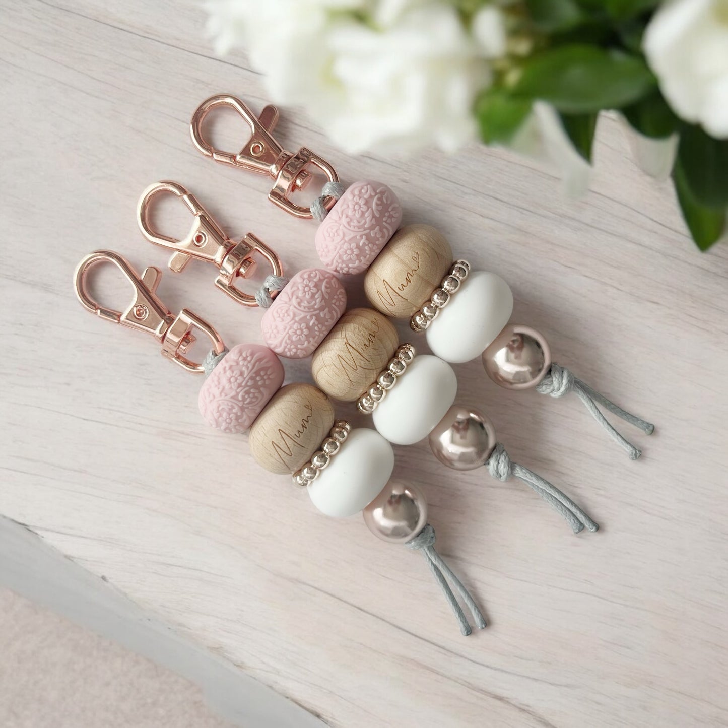 PINK FLORAL PRINT MUM SILICONE BEAD KEYRING