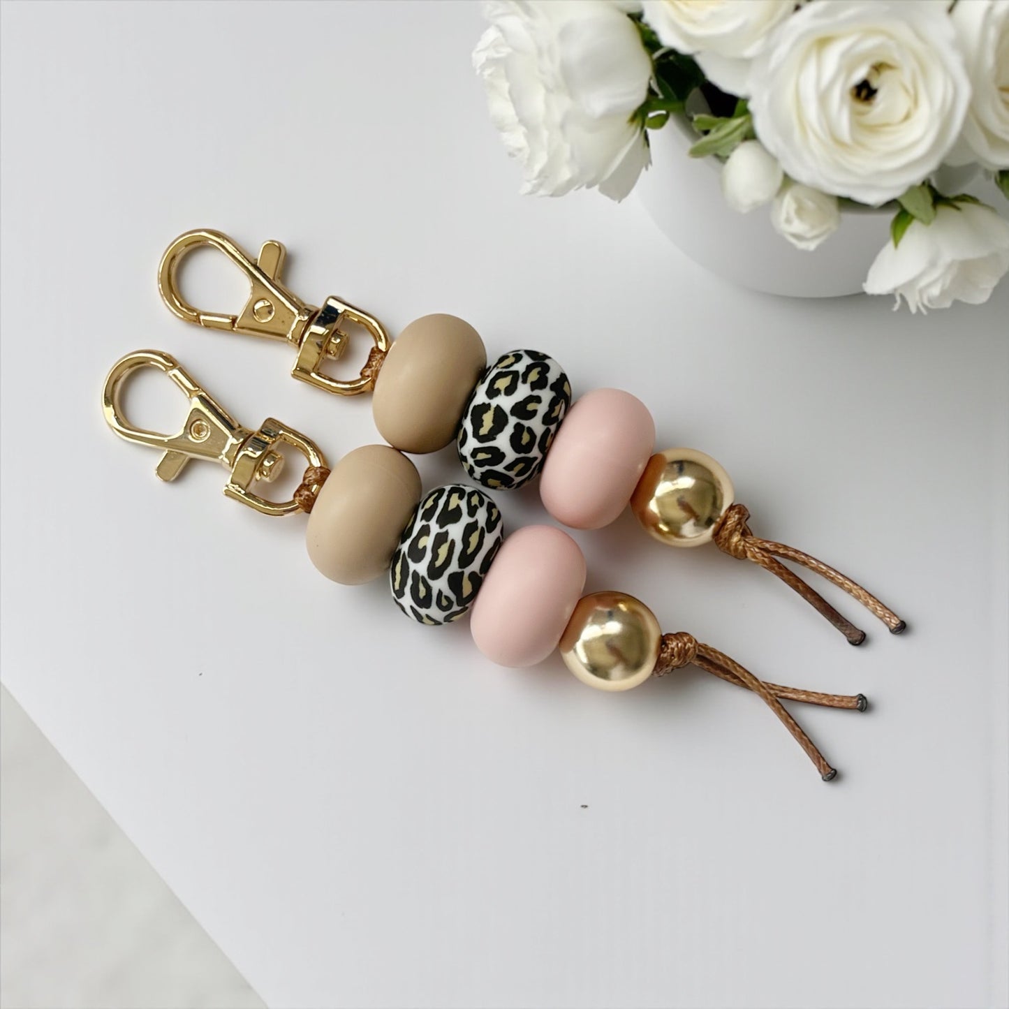 BEIGE LEOPARD PINK SILICONE BEAD Gold KEYRING