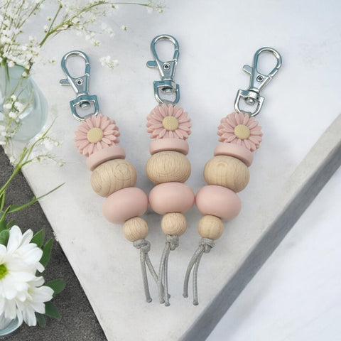 DUSTY PINK DAISY SILICONE BEAD KEYRING