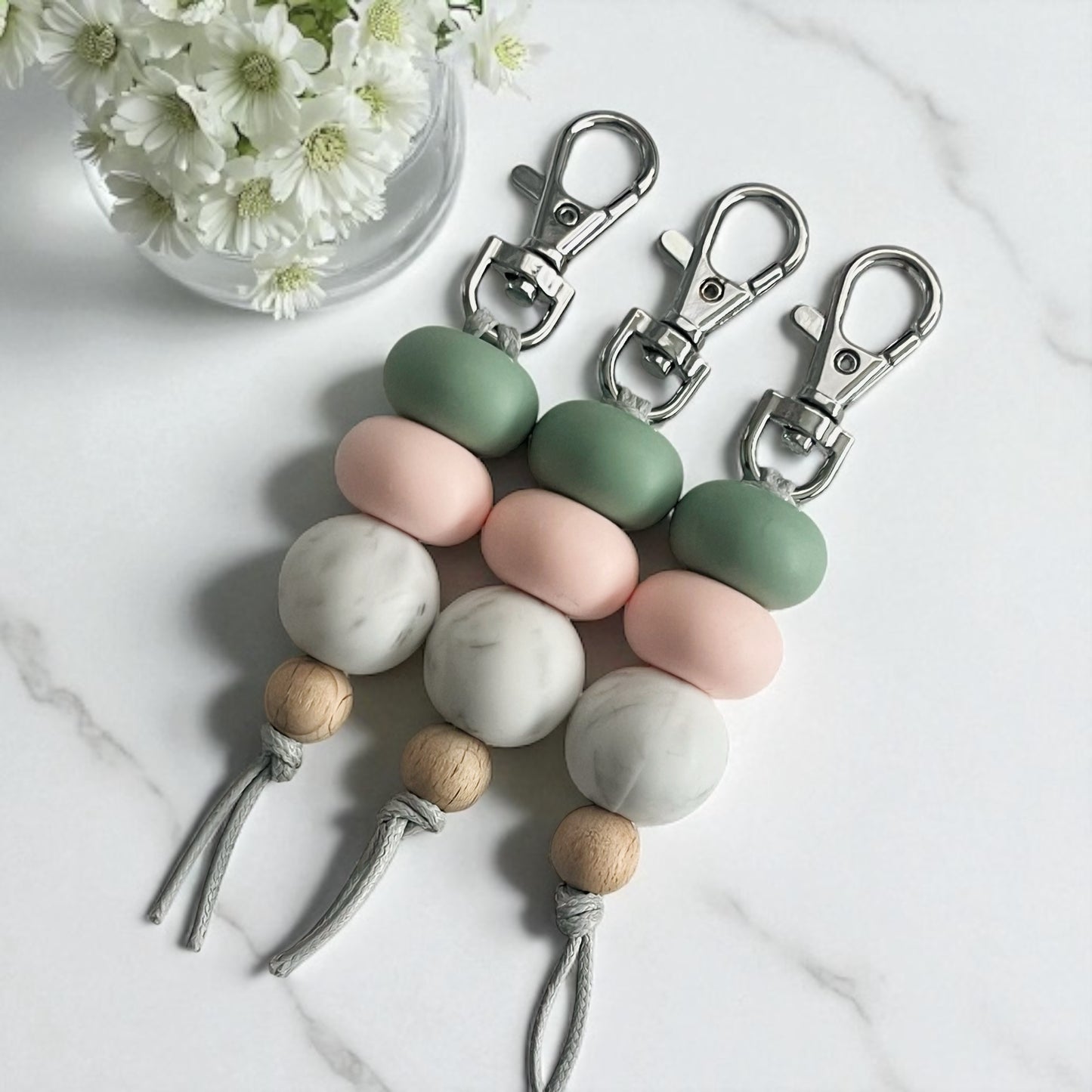 SAGE PINK MARBLE SILICONE BEAD KEYRING