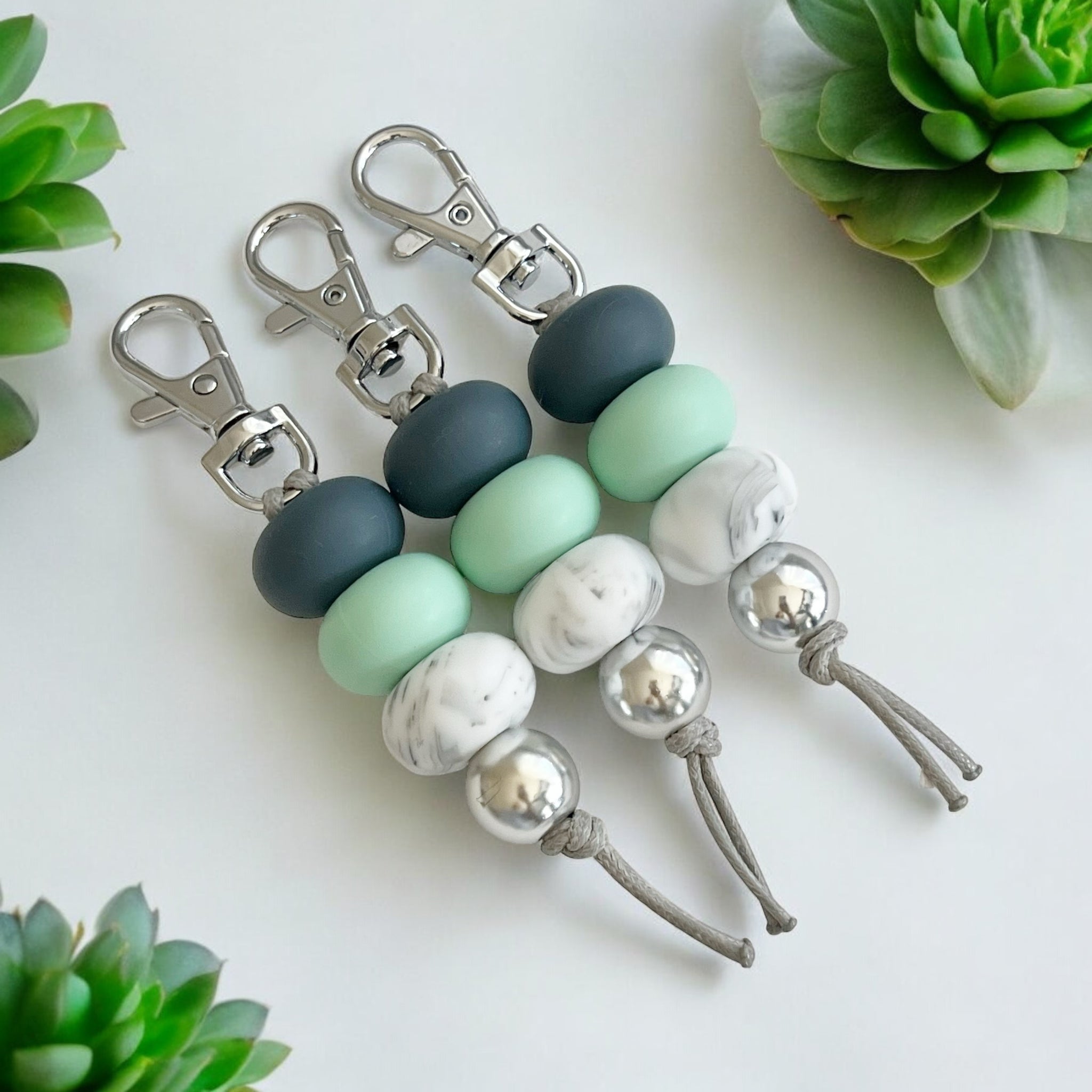 STORM MINT MARBLE SILICONE BEAD KEYRING