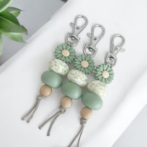 FOLIAGE  & SAGE DAISY SILICONE BEAD KEYRING