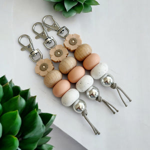 POPPY PEACH SILICONE BEAD KEYRING