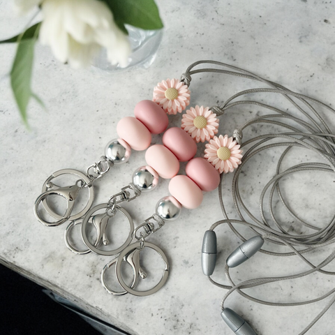 BABY PINK DAISY SILICONE BEAD LANYARD