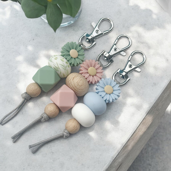 DAISY BUNDLE SILICONE BEAD KEYRING