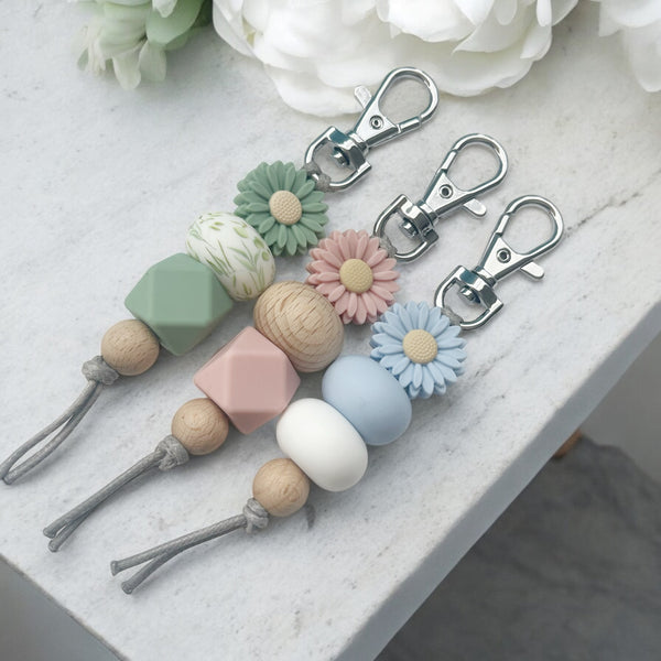 DAISY BUNDLE SILICONE BEAD KEYRING