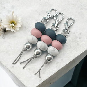 STORM BLUSH MARBLE SILICONE BEAD KEYRING