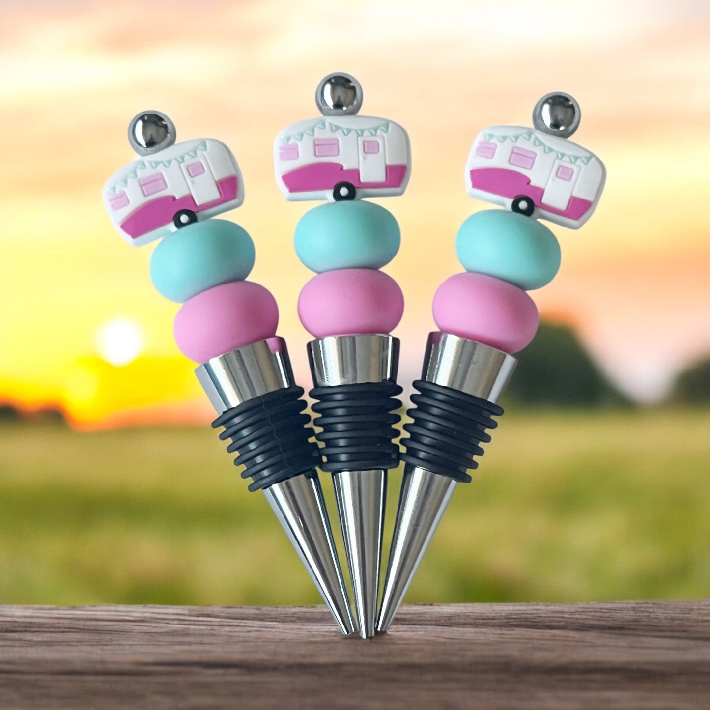 WINE STOPPERS - Pink caravan