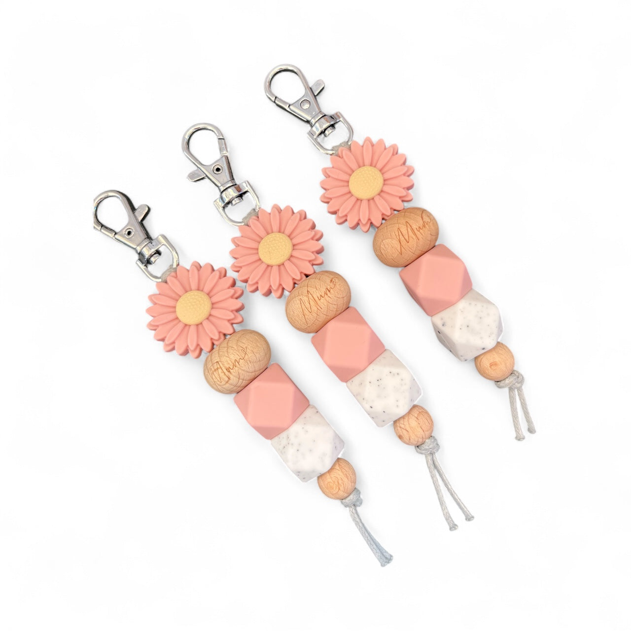LARGE DUSTY PINK DAISY & MUM  DASIY SILICONE BEAD KEYRING