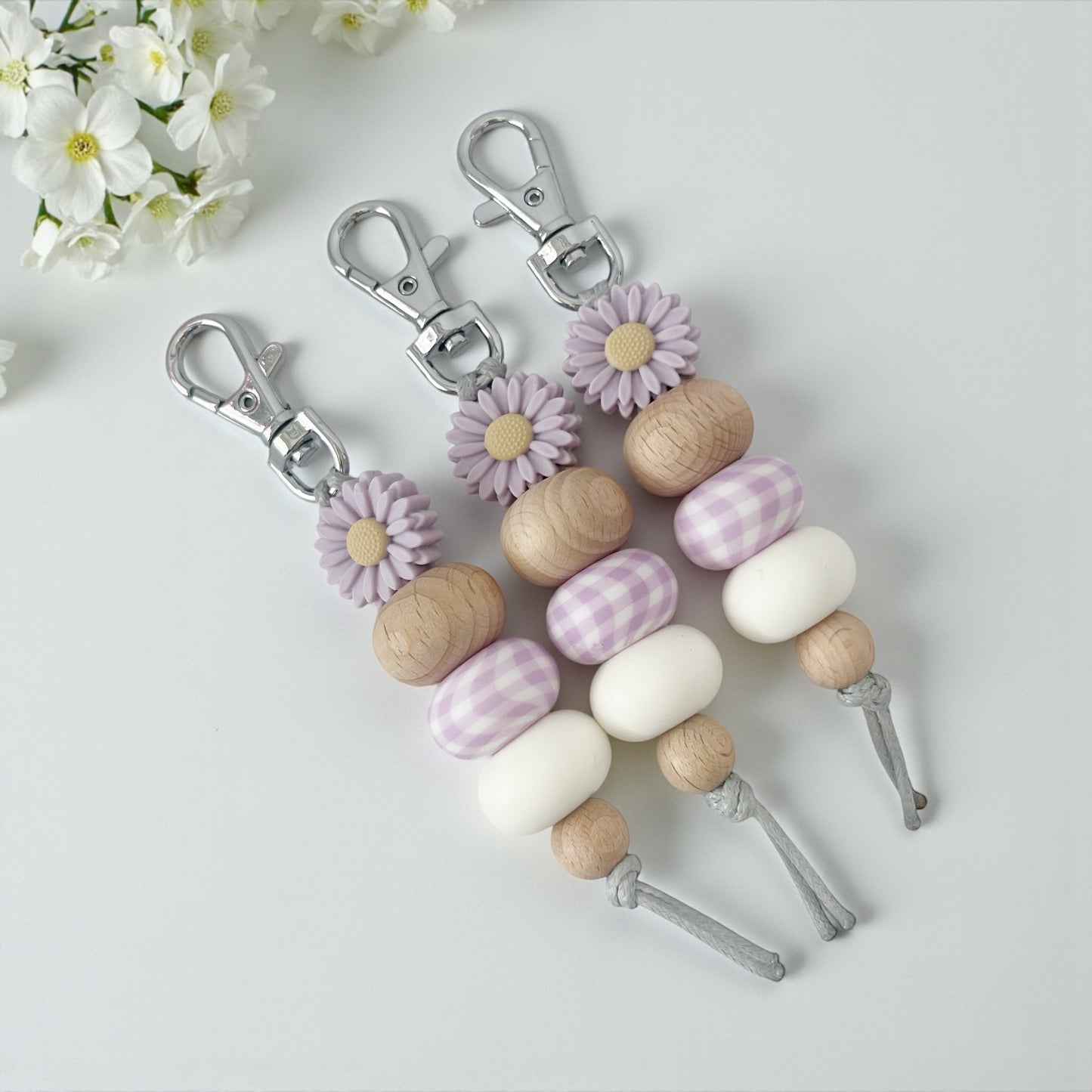 LAVENDER DAISY & GINGHAM DASIY SILICONE BEAD KEYRING