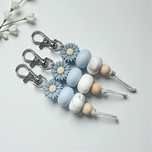 DUSTY BLUE DAISY SILICONE BEAD KEYRING