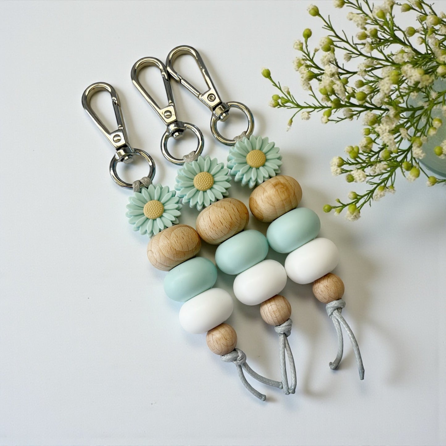 SEAGLASS DAISY SILICONE BEAD KEYRING