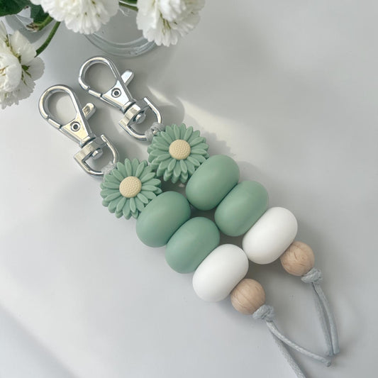 SAGE DAISY SILICONE BEAD KEYRING