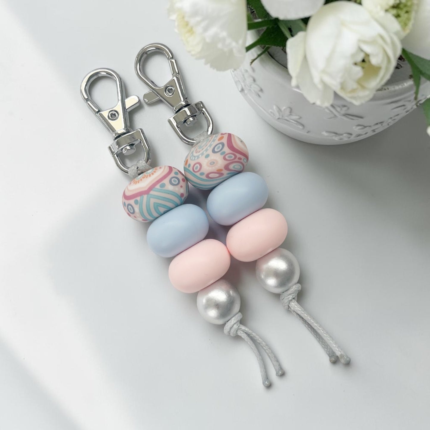 PASTEL BLOOM SILICONE BEAD KEYRING